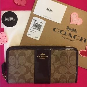 😈🤖Coach Signature Purple Accordion Wallet